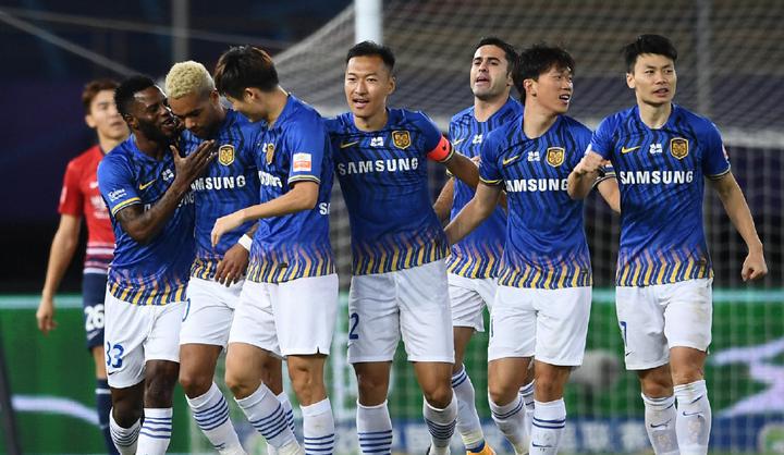 九游官网 -冲刺阶段中超焦点战；纽约尼克斯远射贴柱；引发热议；数据趋势出现新变化(尼克斯绿军g1关键球合集)