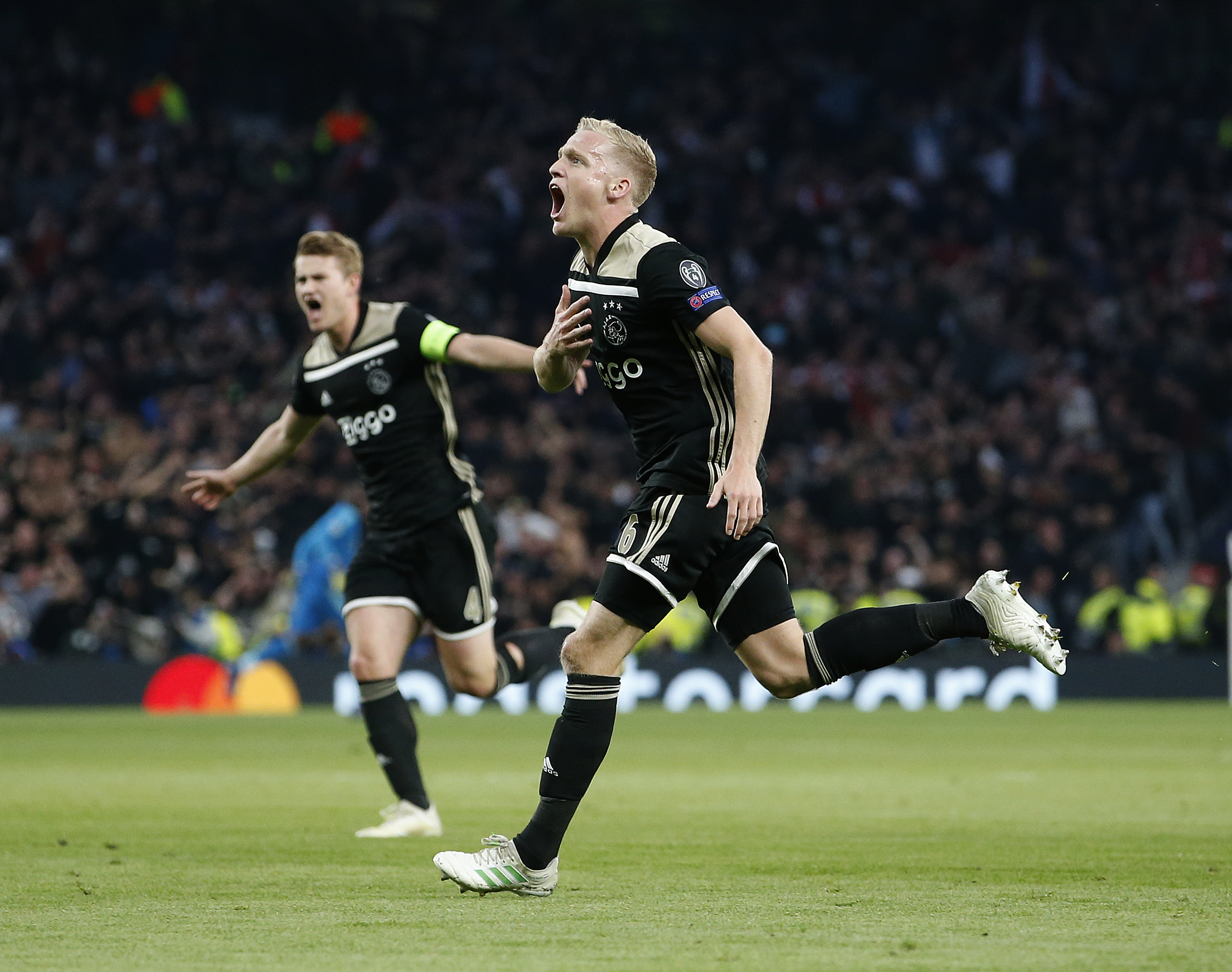 滕哈赫阿贾克斯阵容 滕哈赫阿贾克斯阵容