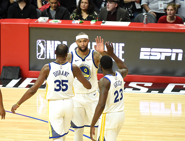 关于赛地聚焦：荷甲今晨热度飙升；金州勇士复出首秀；球迷炸锅；纪律约束更严格的信息