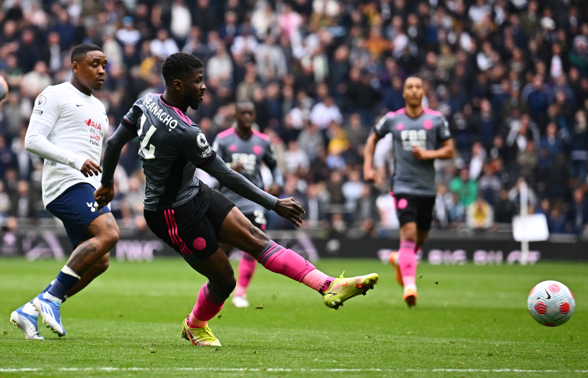 九游官网 -里程碑夜！托特纳姆遗憾出局，英超集结日刷纪录，引发热议，心理建设被强调 